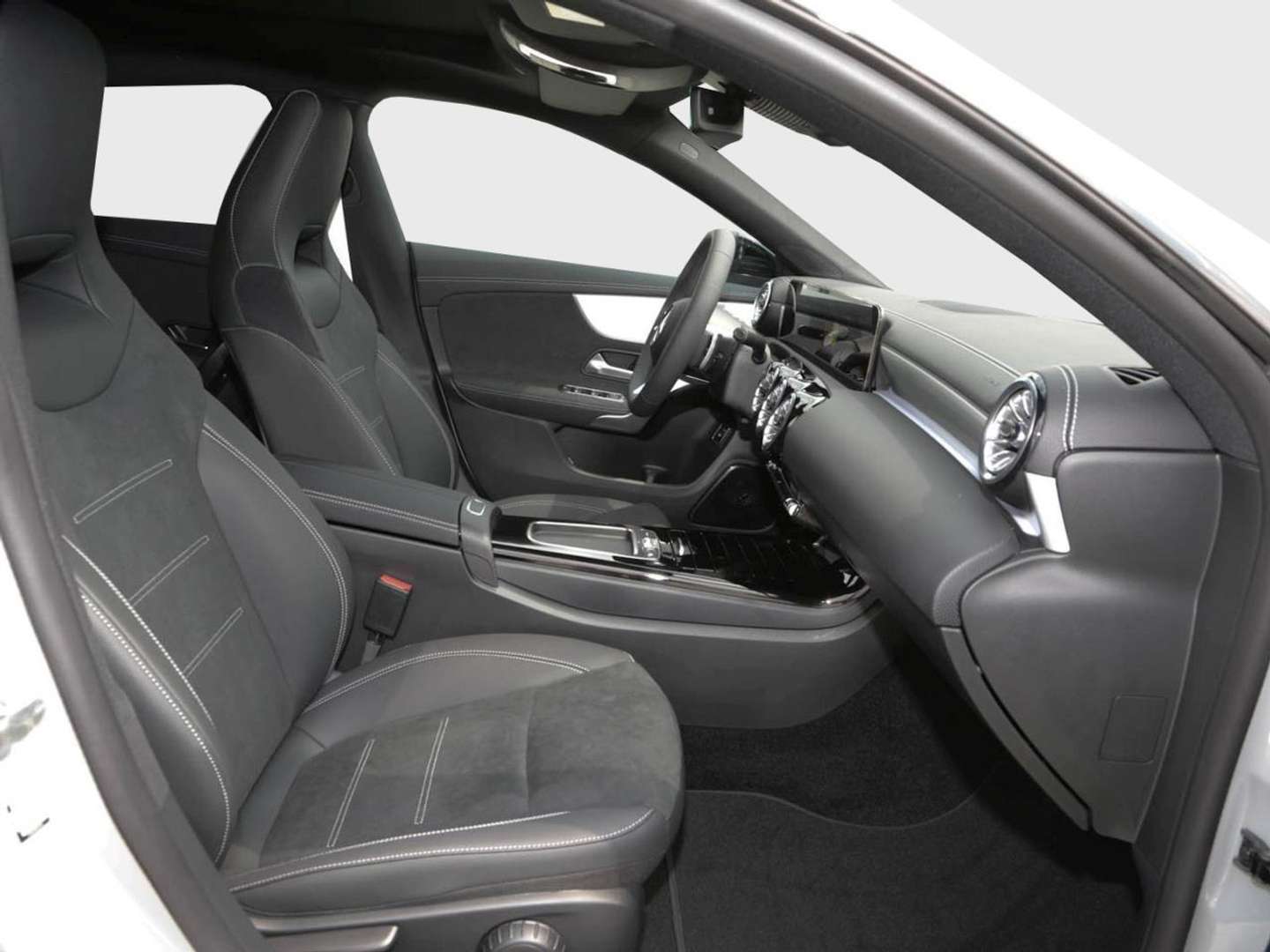 Mercedes CLA 200 AMG Line - 2025 - Joinsteer - #9