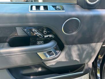 Land Rover Range Rover D350 Autobiography — photo 11
