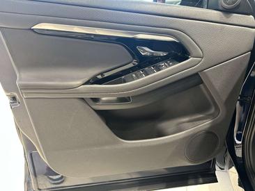 Land Rover Range Rover Evoque P300e S — photo 13