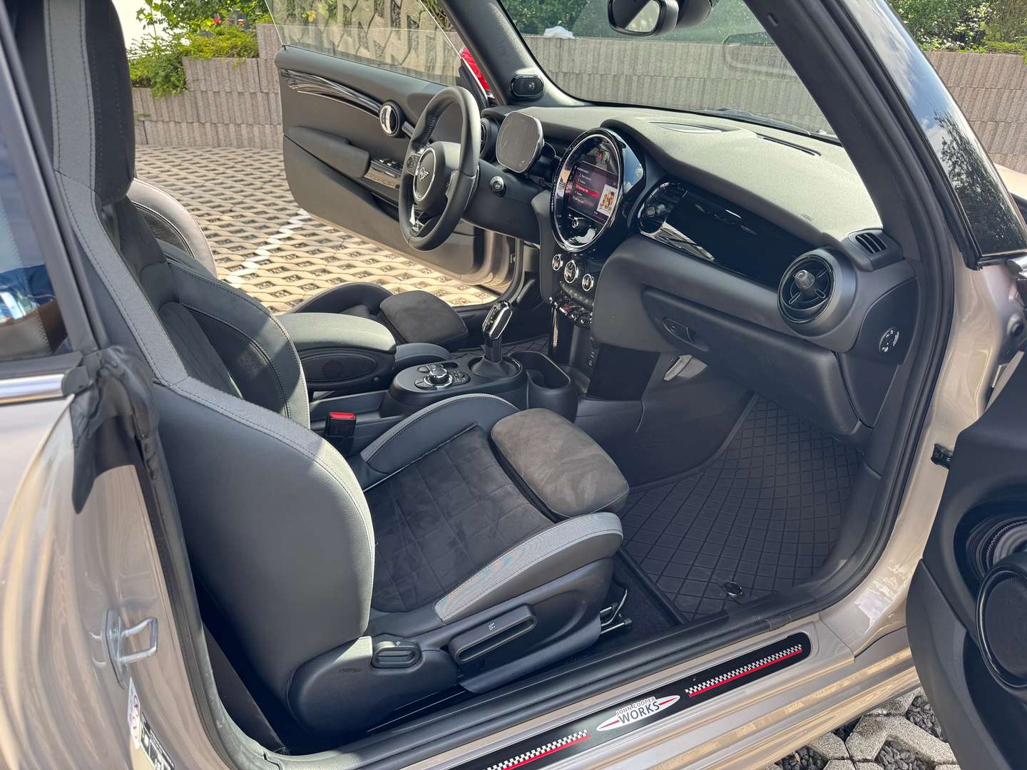 Mini Cabrio John Cooper Works - 2024 - Joinsteer - #13