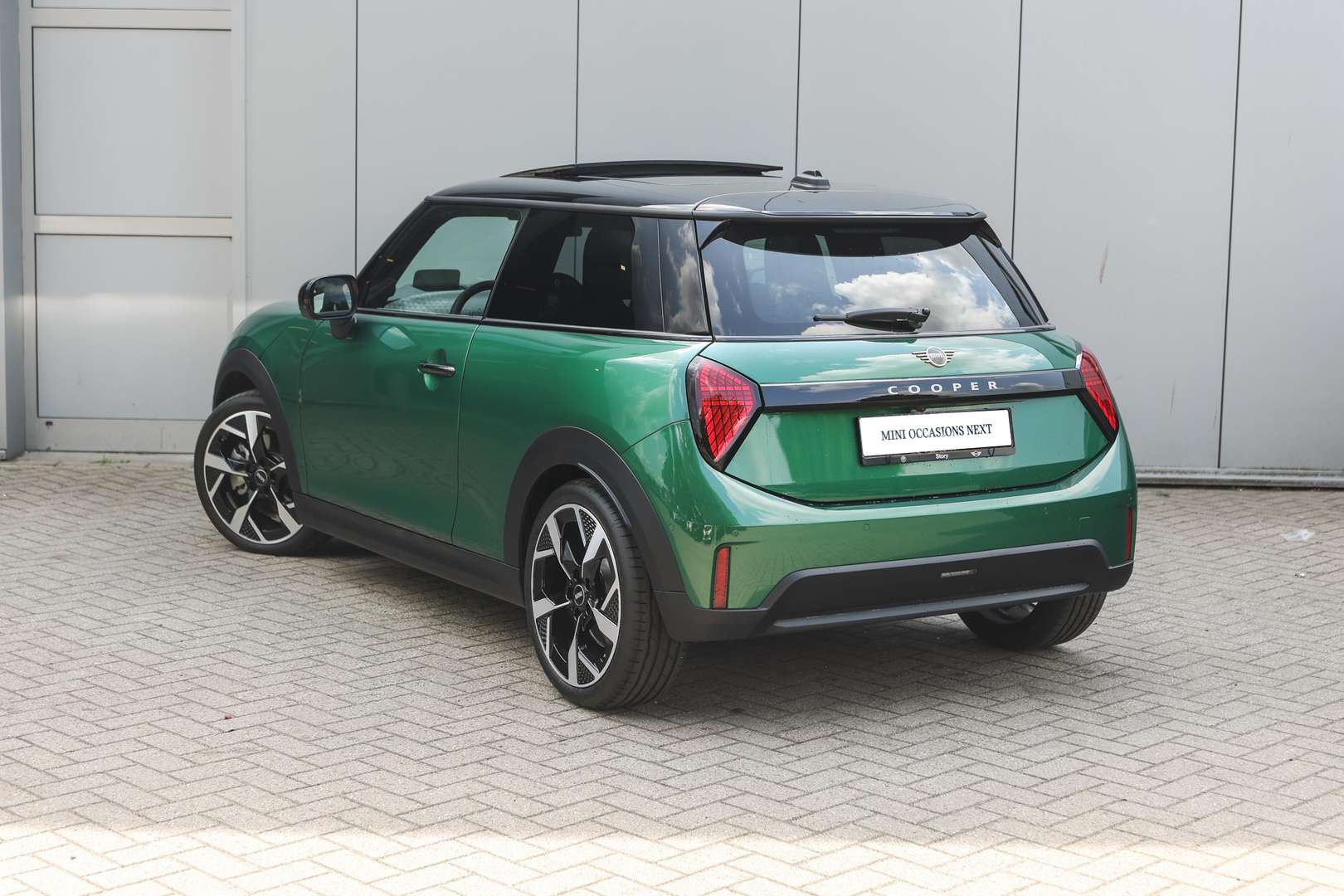 Mini Hatchback Favoured Cooper - 2024 - Joinsteer - #1