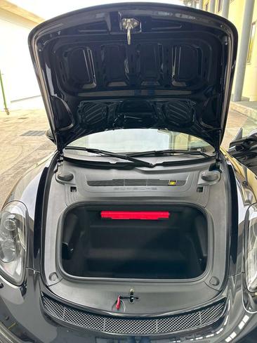 Porsche 718 Cayman GT4 — photo 3