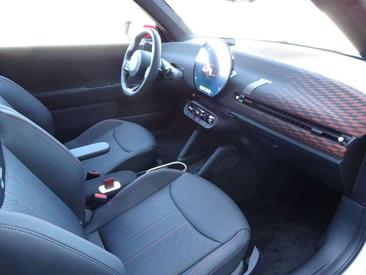 Mini 3 Portes JCW Trim Cooper SE — photo 27
