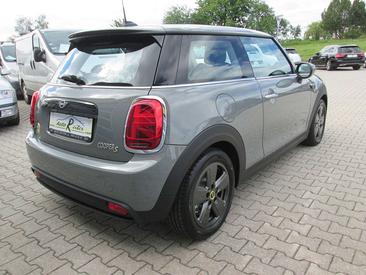 Mini Cooper S Cooper SE — photo 4