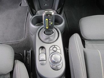 Mini Cooper S Cooper SE — photo 16
