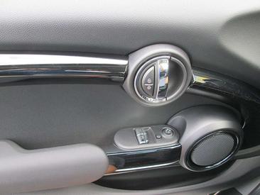 Mini Cooper S Cooper SE — photo 20