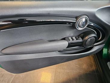 Mini Cabrio One Edition — photo 10