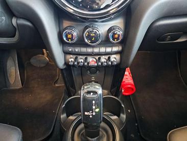 Mini Cabrio One Edition — photo 20