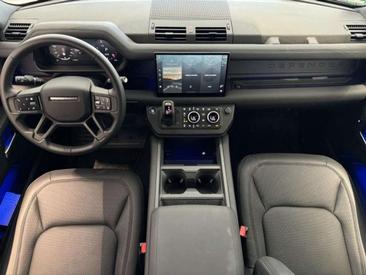 Land Rover Defender 90 D250 X-Dynamic SE — photo 5