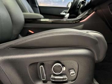 Land Rover Range Rover Velar HSE D300 — photo 17