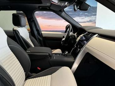 Land Rover Discovery D300 HSE Dynamic — photo 4