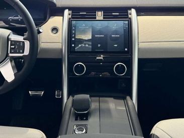 Land Rover Discovery D300 HSE Dynamic — photo 11