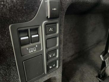 Land Rover Discovery D300 HSE Dynamic — photo 18