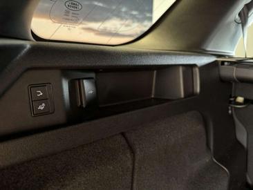 Land Rover Discovery Sport D200 R-Dynamic SE — photo 16