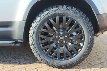Land Rover Defender 110 D240 S — photo 12