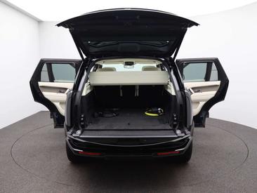 Land Rover Range Rover SV P550e — photo 13