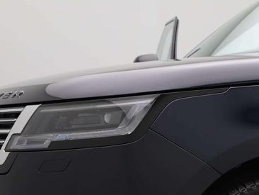 Land Rover Range Rover SV P550e — photo 14