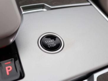 Land Rover Range Rover SV P550e — photo 17