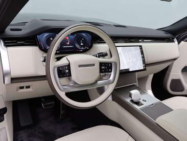 Land Rover Range Rover SV P550e — photo 30