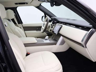 Land Rover Range Rover SV P550e — photo 31