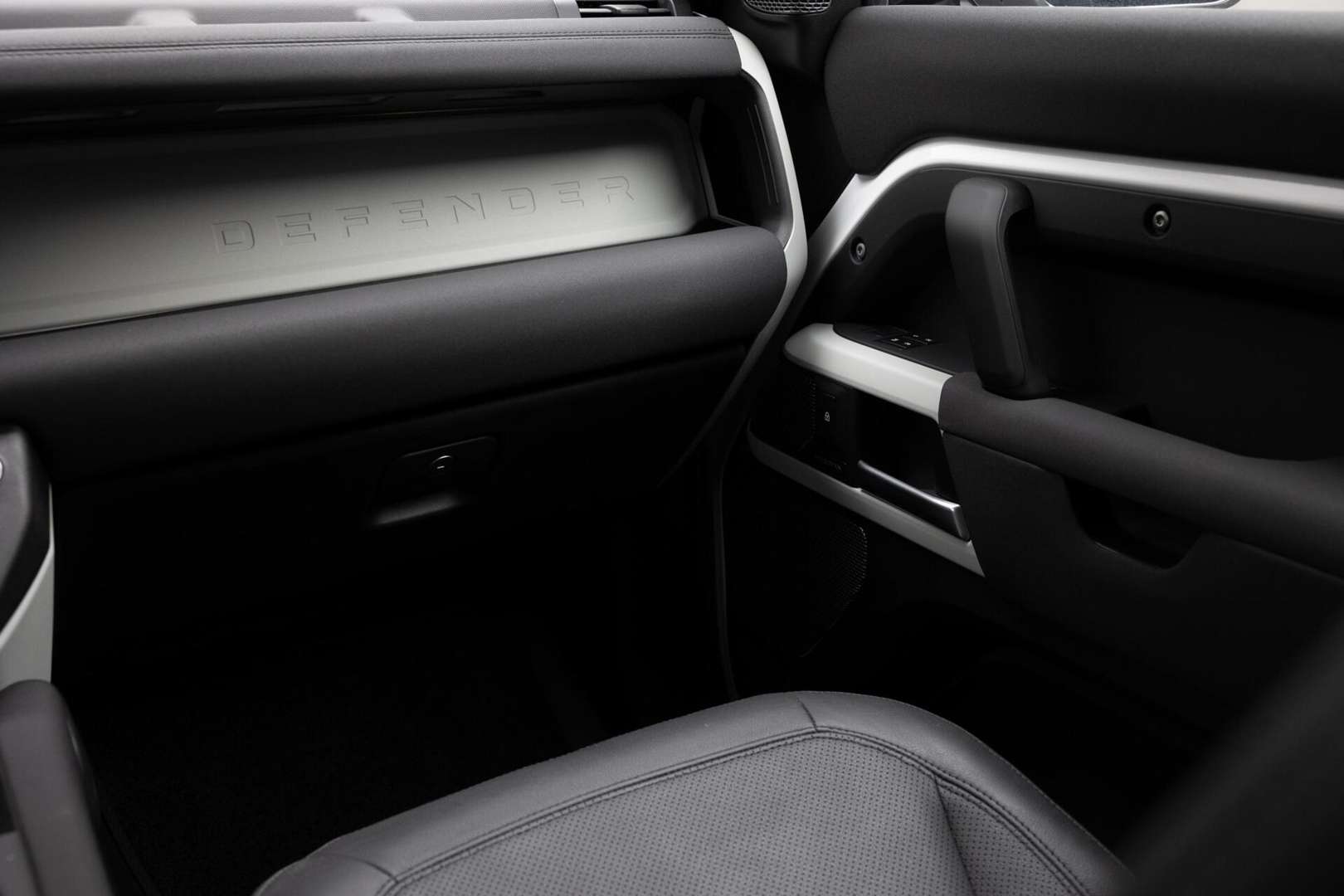 Land Rover Defender SE D250 MHEV - 2022 - Joinsteer - #34