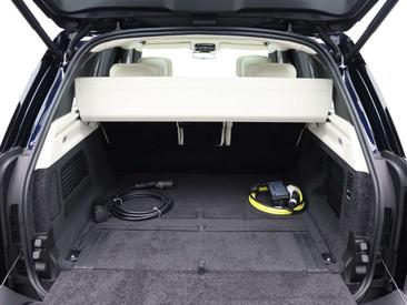 Land Rover Range Rover SV P550e — photo 42