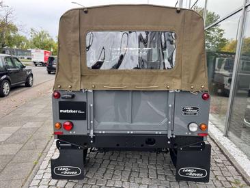 Land Rover Defender 90 Daktari V8 — photo 4
