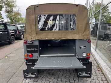 Land Rover Defender 90 Daktari V8 — photo 5