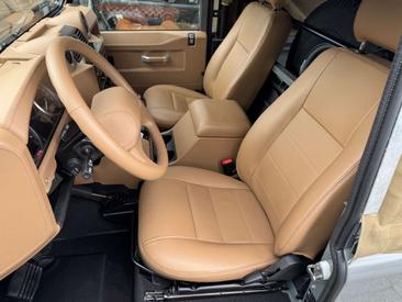 Land Rover Defender 90 Daktari V8 — photo 9