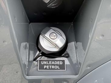 Land Rover Defender 90 Daktari V8 — photo 15