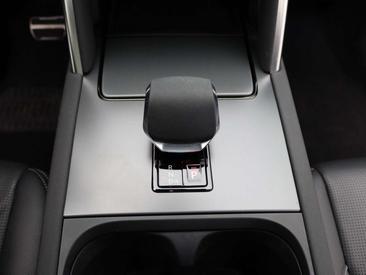 Land Rover Discovery Sport R-Dynamic SE P300e — photo 10