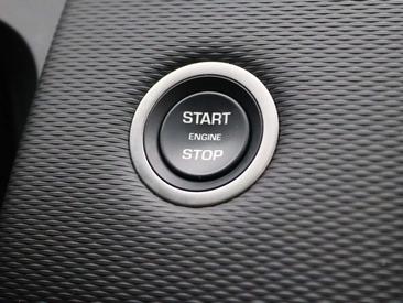 Land Rover Discovery Sport R-Dynamic SE P300e — photo 17