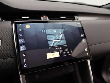 Land Rover Discovery Sport R-Dynamic SE P300e — photo 26
