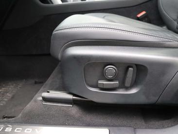 Land Rover Discovery Sport R-Dynamic SE P300e — photo 31