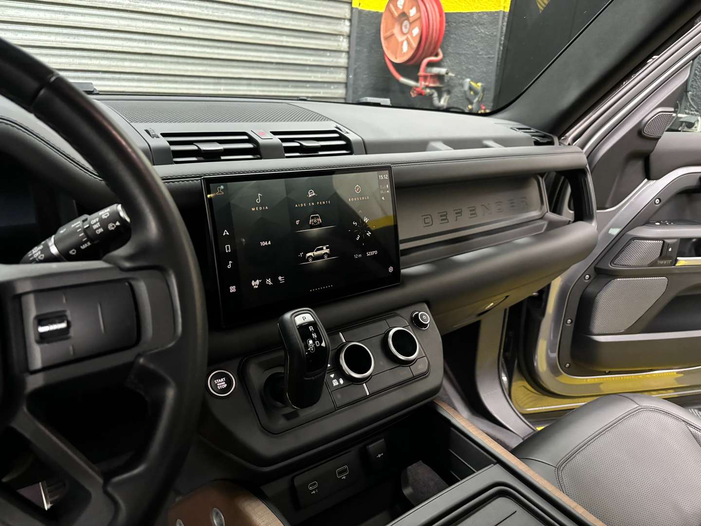 Land Rover Defender X-Dynamic P400 MHEV - 2023 - Joinsteer - #25