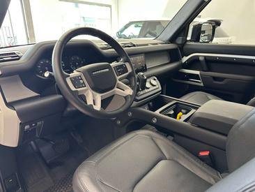 Land Rover Defender 90 D200 SE — photo 11