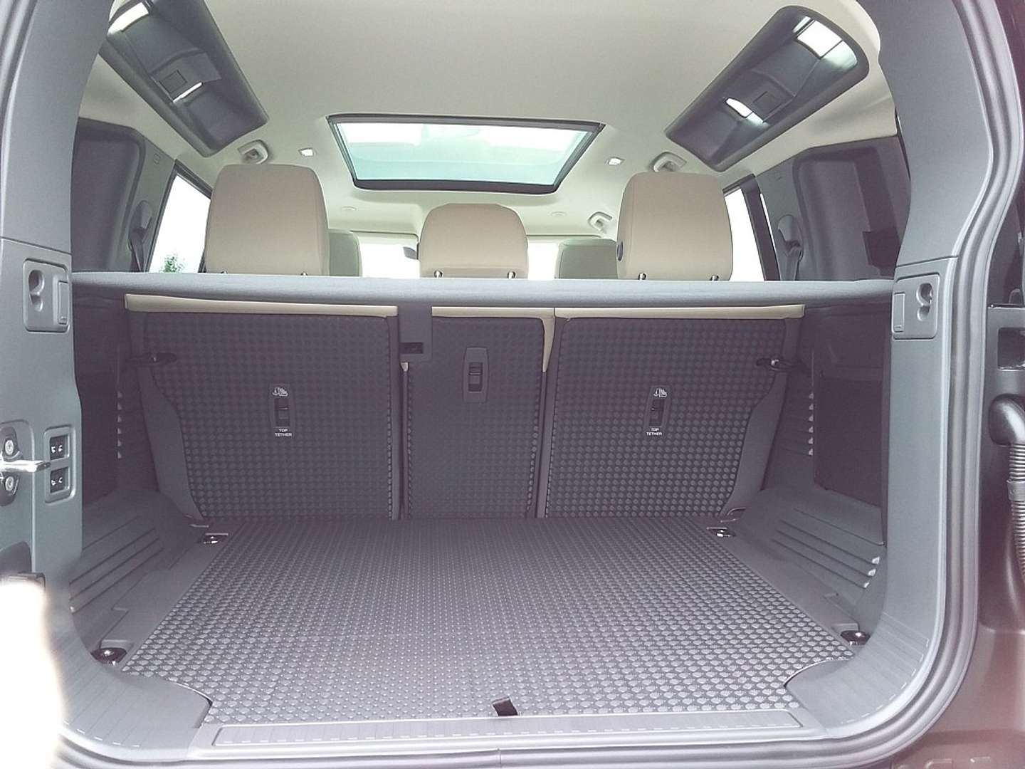 Land Rover Defender SE D250 - 2024 - Joinsteer - #12