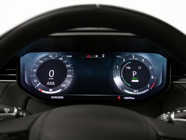 Land Rover Range Rover Sport Dynamic SE P440e — photo 31
