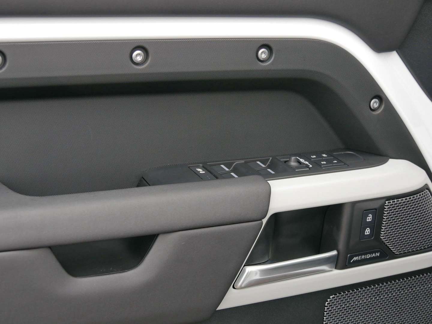 Land Rover Defender SE - 2023 - Joinsteer - #11