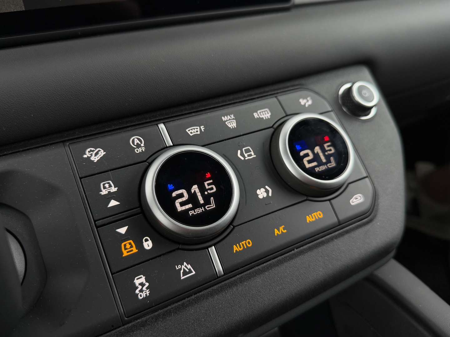 Land Rover Defender X-Dynamic SE 3.0 D250 MHEV - 2024 - Joinsteer - #34