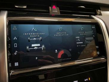Land Rover Discovery Sport P300e R-Dynamic S — photo 14