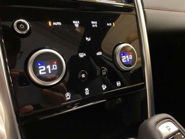 Land Rover Discovery Sport P300e R-Dynamic S — photo 30