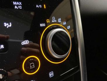Land Rover Discovery Sport P300e R-Dynamic S — photo 31