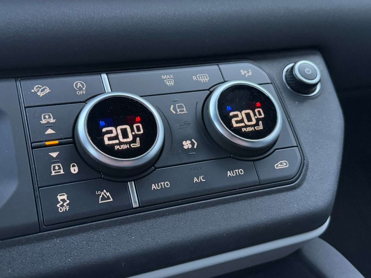 Land Rover Defender X-Dynamic SE - 2022 - Joinsteer - #16