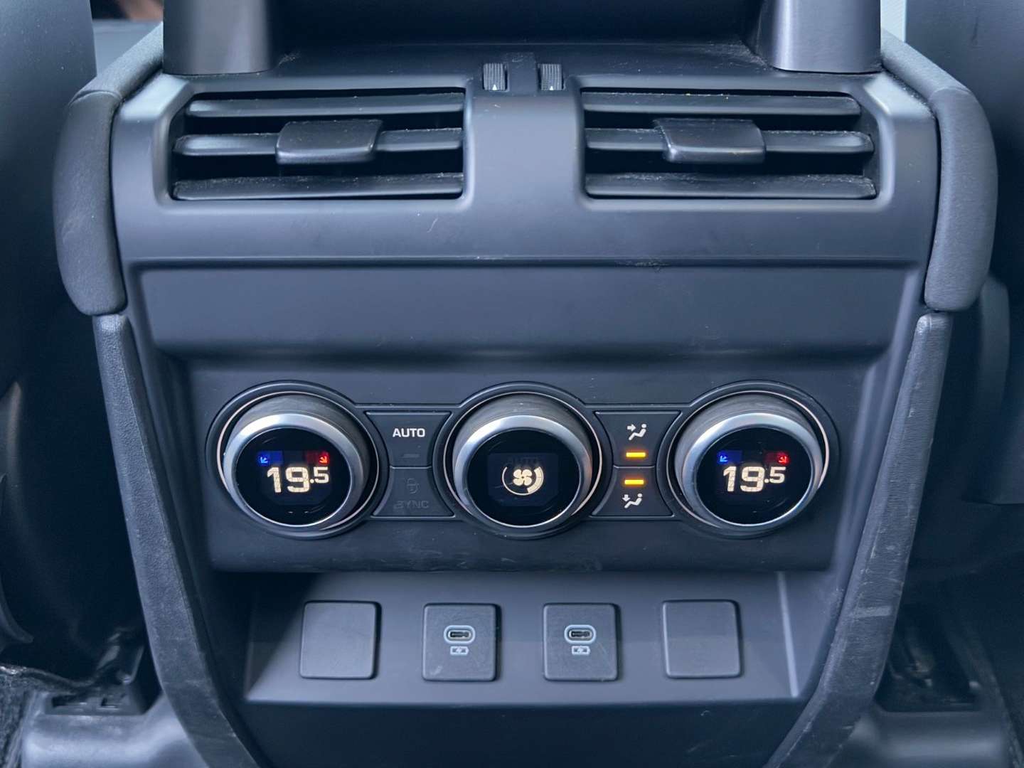 Land Rover Defender X-Dynamic SE - 2022 - Joinsteer - #22