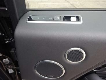 Land Rover Range Rover Vogue SDV8 — photo 11