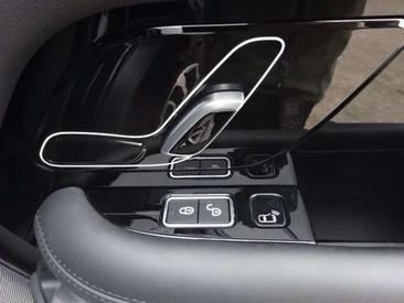 Land Rover Range Rover Vogue SDV8 — photo 12
