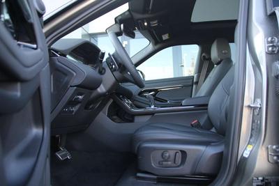 Land Rover Range Rover Evoque P300e R-Dynamic S