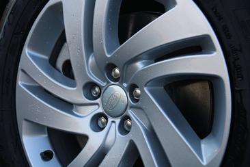Land Rover Range Rover Evoque P300e R-Dynamic S — photo 10