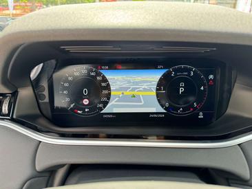 Land Rover Range Rover Evoque D240 R-Dynamic HSE — photo 11